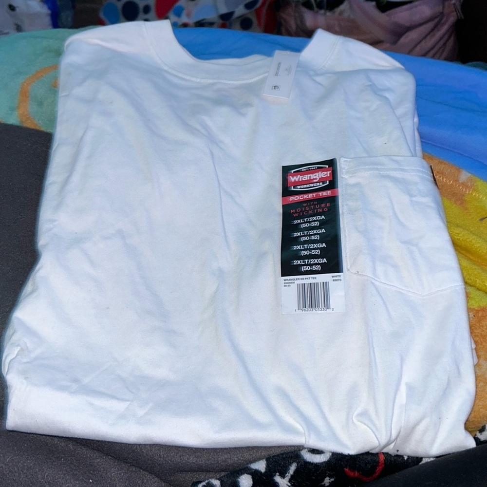 Men’s wrangler pocket tee
